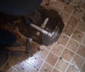 启东卫生间漏水维修公司为您分享下卫生间渗水如何处理及注意事项